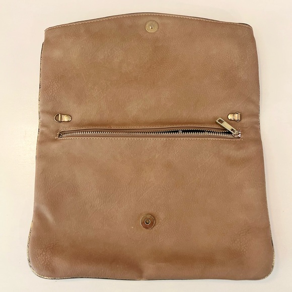 Urban Expressions Tan Clutch Bag - Picture 3 of 7
